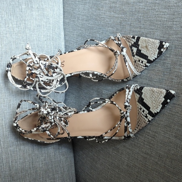 Wet Kiss Sultry Pointed Toe Snakeskin Print Lace Up Heels Size 40 US 9.5 - Picture 2 of 14